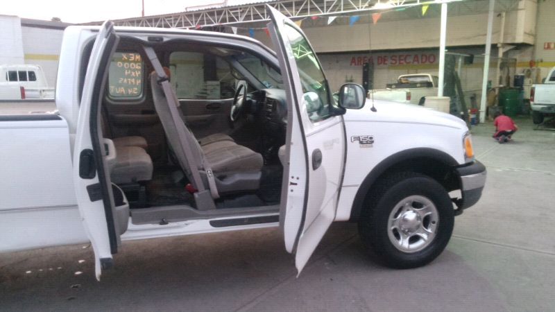 Imagen de Ford 2000 4x4 numero 0