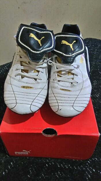 Imagen de Botines puma borussia, talle 41 numero 0