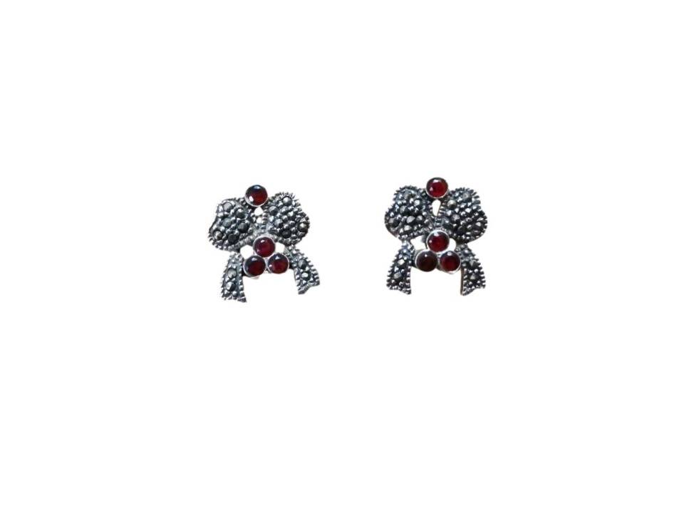 Imagen de Aretes de plata y marquesita con cristales rojos numero 0