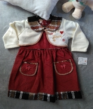Imagen de Bata pana para niña excelente calidad y bordado numero 0