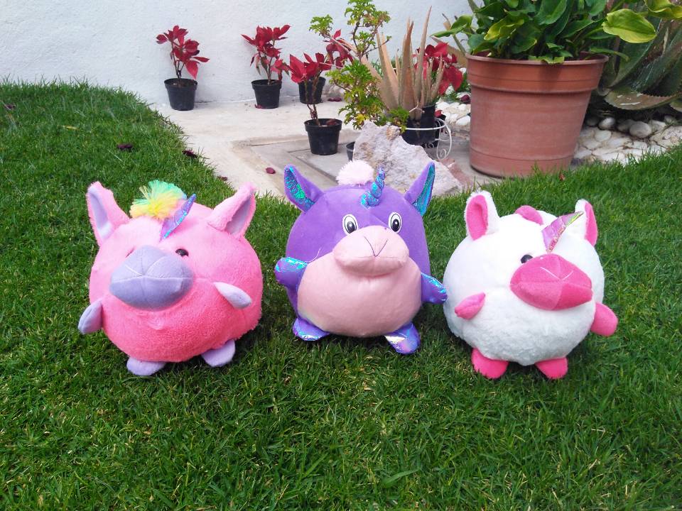 Imagen de Bolita de peluche unicornio y mas figuras 20 cms numero 0