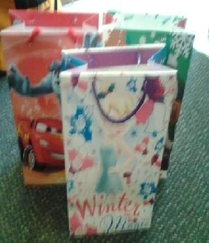 Imagen de Bolsa de regalo de personajes 19X26cm numero 0