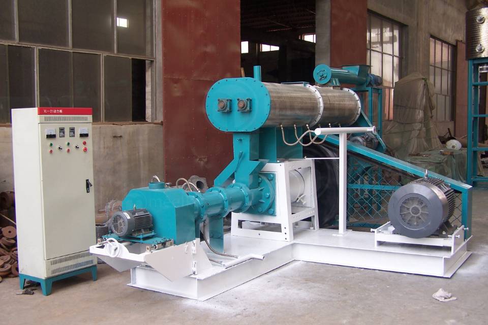 Imagen de Extrusora para pellets flotantes para gatos 1700-2000kg/h 90kW - MKEW160B numero 2