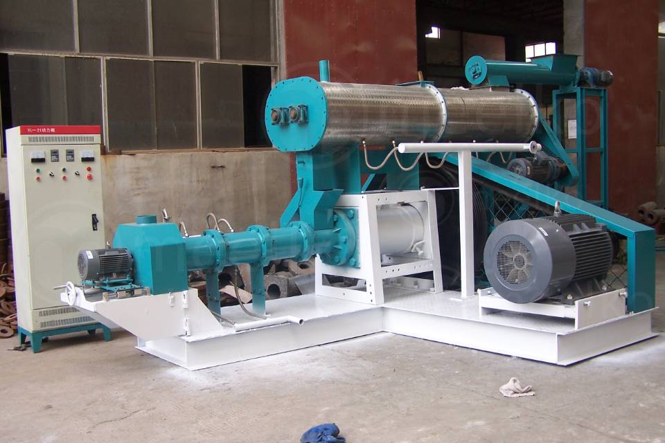 Imagen de Extrusora para pellets flotantes para peces 3000-4000kg/h 132kW - MKEW200B numero 1