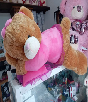 Imagen de Osa de peluche dormilona cafe grande de 1 metro de largo con tutu numero 0