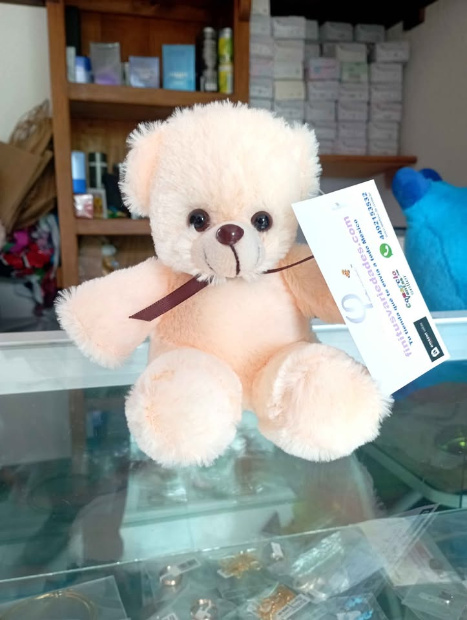 Imagen de Osito de peluche para centro de mesa color hueso 15 cm numero 1