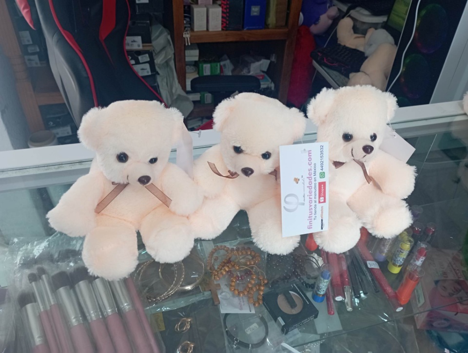 Imagen de Osito de peluche para centros de mesa 15 cms beige numero 0