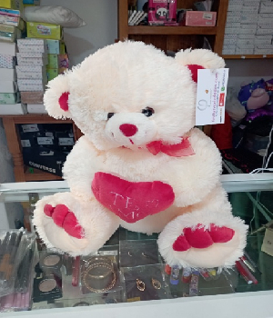 Imagen de Osito de peluche peludo con corazon de 40 cms numero 0