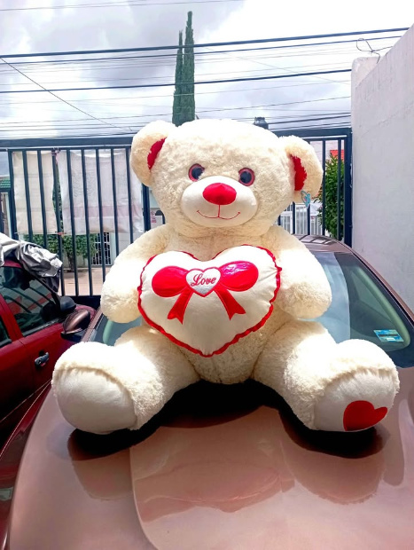 Imagen de Oso de peluche gigante blanco 135 cm reales con corazon premium numero 1
