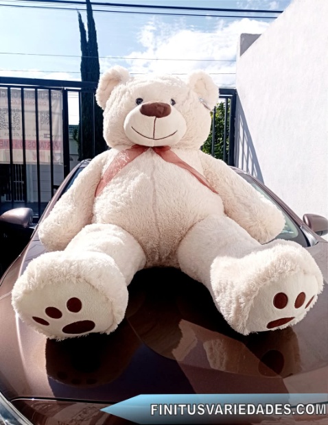 Imagen de Oso de peluche gigante color queso crema numero 0
