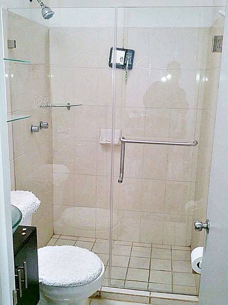 Imagen de PUERTAS PARA BAÑO CRISTAL TEMPLADO 2017 numero 0