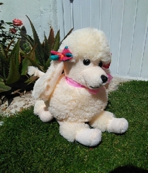 Imagen de Perrita de peluche french poodle grande numero 0