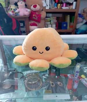 Imagen de Pulpo reversible peluche color amarillo y verde de 15 cms numero 0