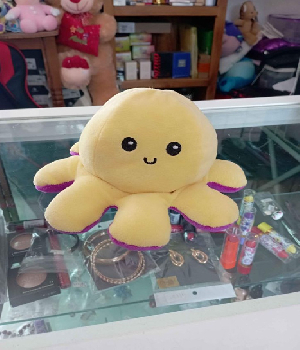 Imagen de Pulpo reversible peluche color amarillo y violeta de 15 cms numero 0