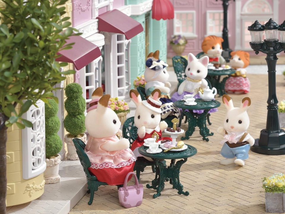 Imagen de Set de té y golosinas ternurines Calico Critters numero 3