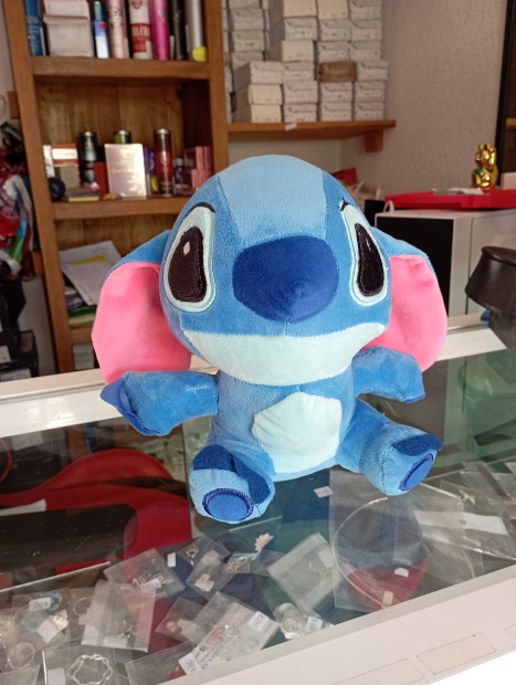 Imagen de Stitch de peluche chico de 23 cm sentado numero 0