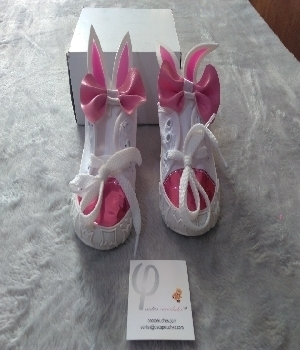 Imagen de Tenis para bebe coneja blancos con rosa numero 0