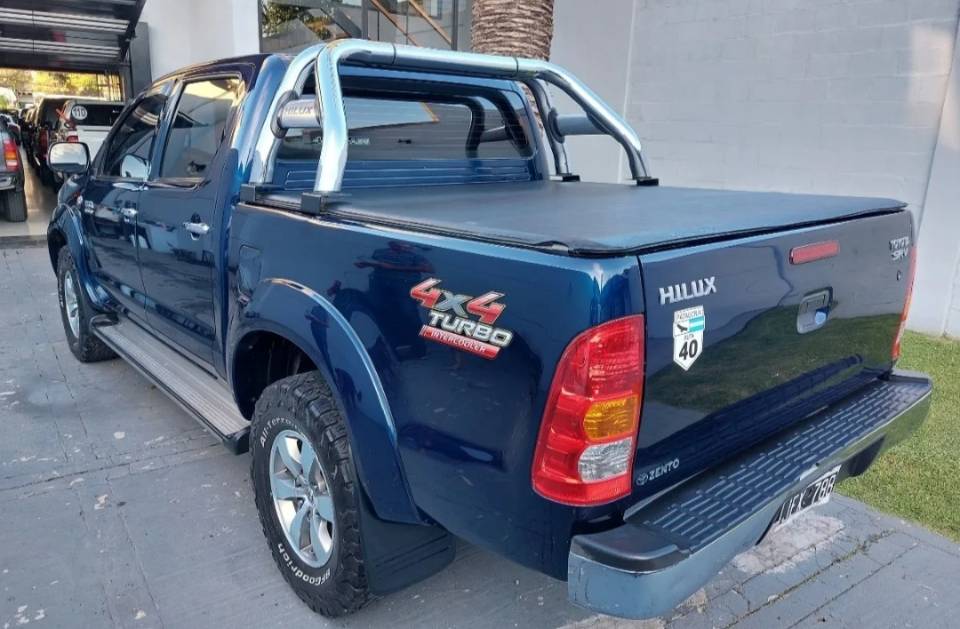 Imagen de Toyota hilux srv 4x4 motor 3.0 diésel turbo vendo urgente titular numero 1