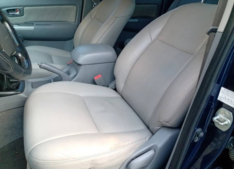 Imagen de Toyota hilux srv 4x4 motor 3.0 diésel turbo vendo urgente titular numero 2