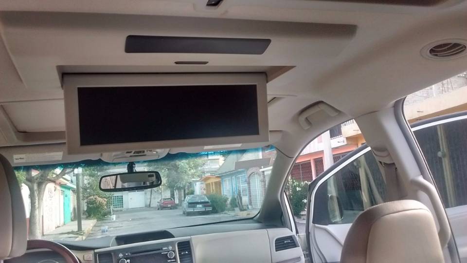 Imagen de toyota sienna xle numero 2